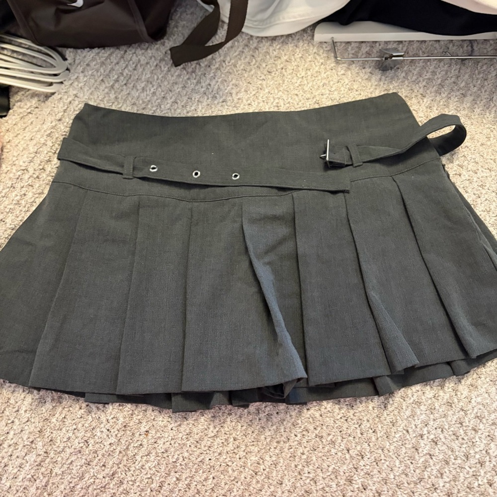 Pleated Mini Skort with Buckle Belt - Dark Gray